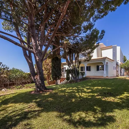 Vila Cambria By Ocvillas